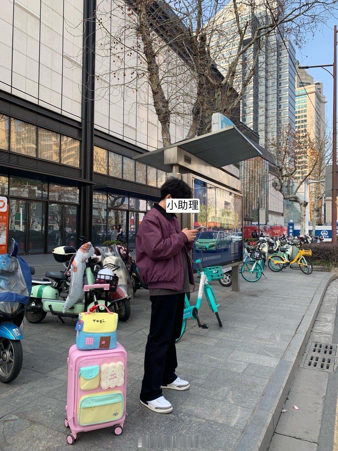 周一下午没课我将拍完三套衣服👚使不完的牛劲🐮 ​​​