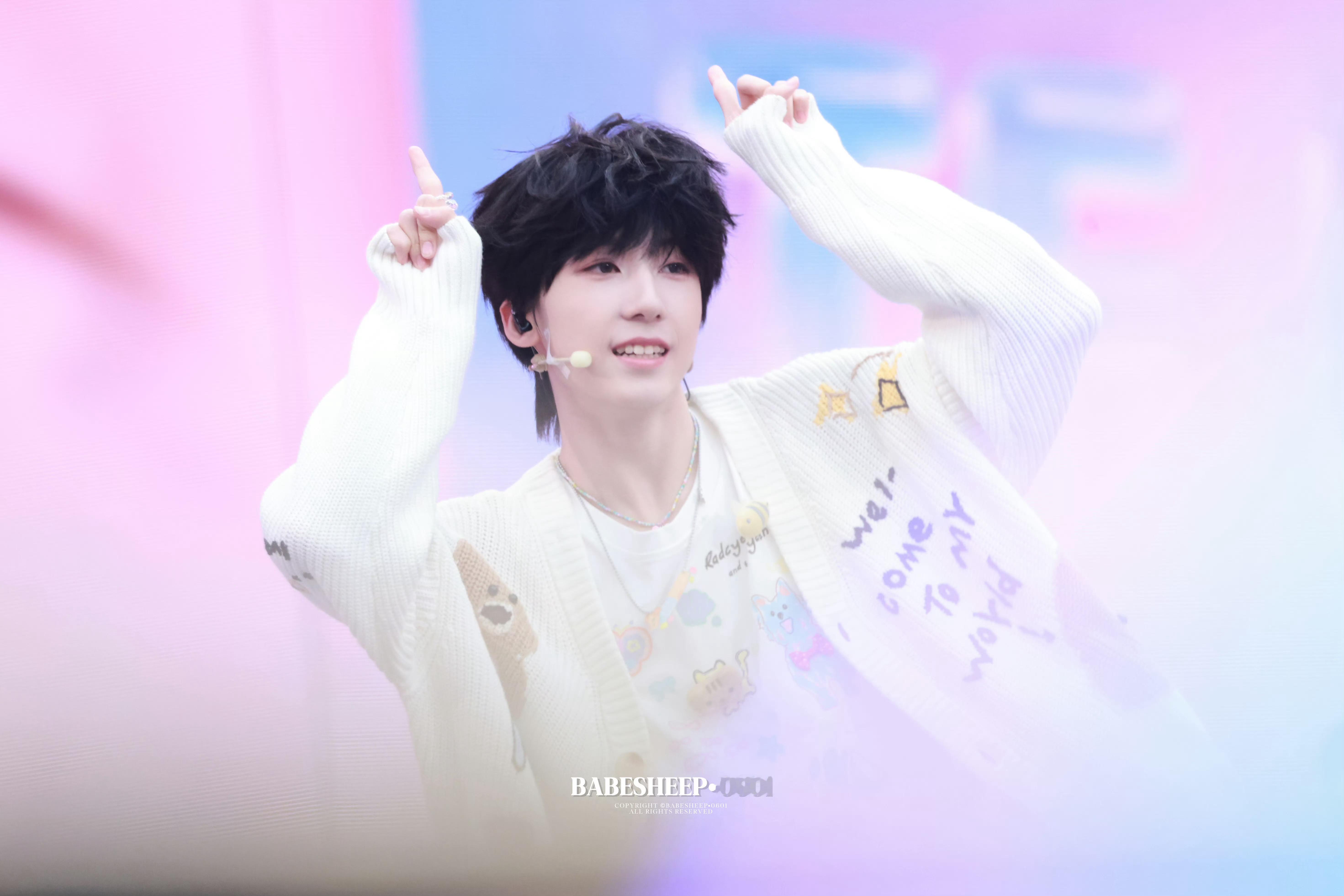 【TF四代】美杜莎舞台 .王橹杰滑跪 收集今日精选饭拍美图🌠📸杨博文〡张桂源