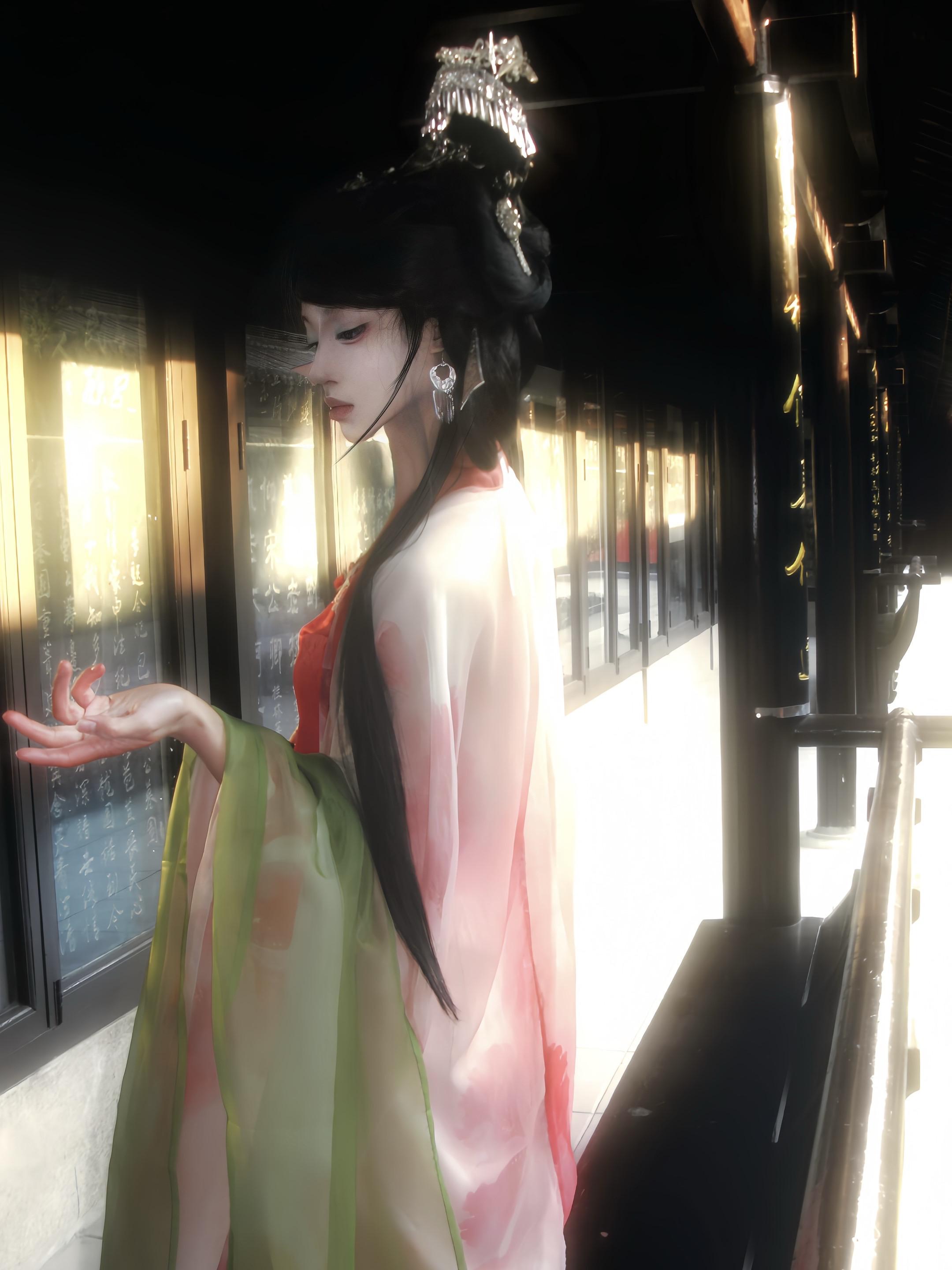 人比花娇花无色.