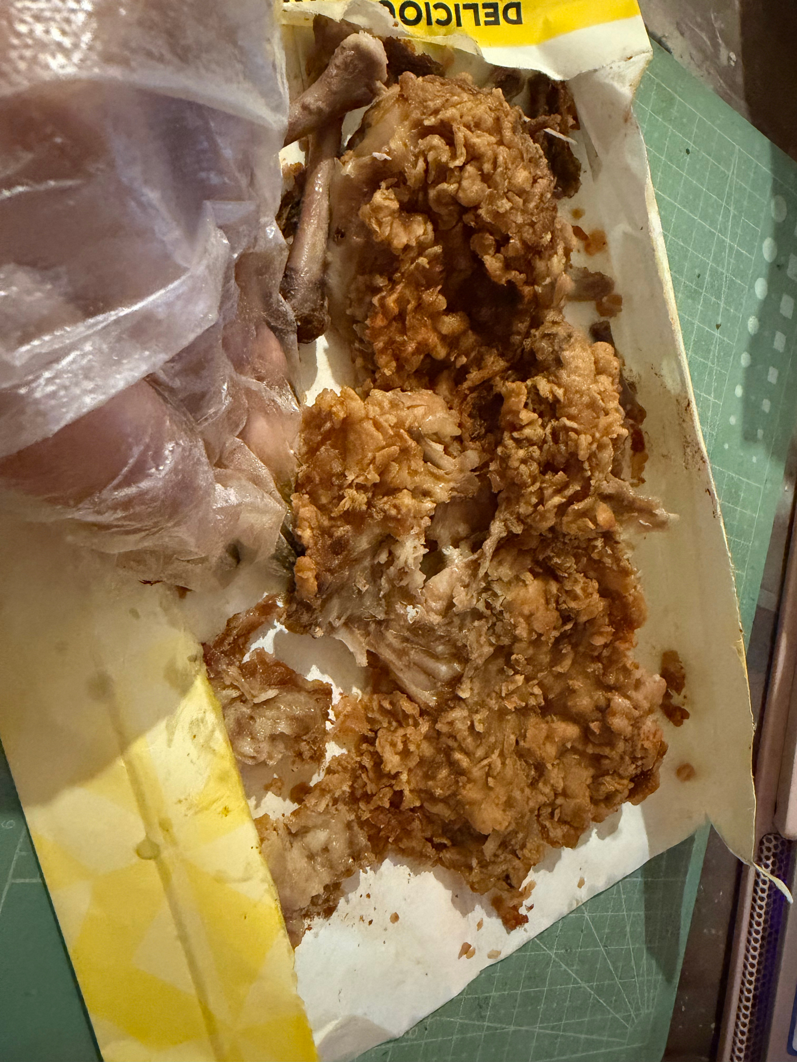 door's 家庭日常 我在这边撕这个鸡吃边看灵摆十年，我爸突然给我打个电话问我
