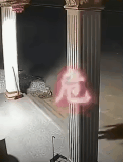 17个月的女娃走路都不稳的年纪看见太爷爷摔倒，从屋里连滚带爬冲出来去救援。
  