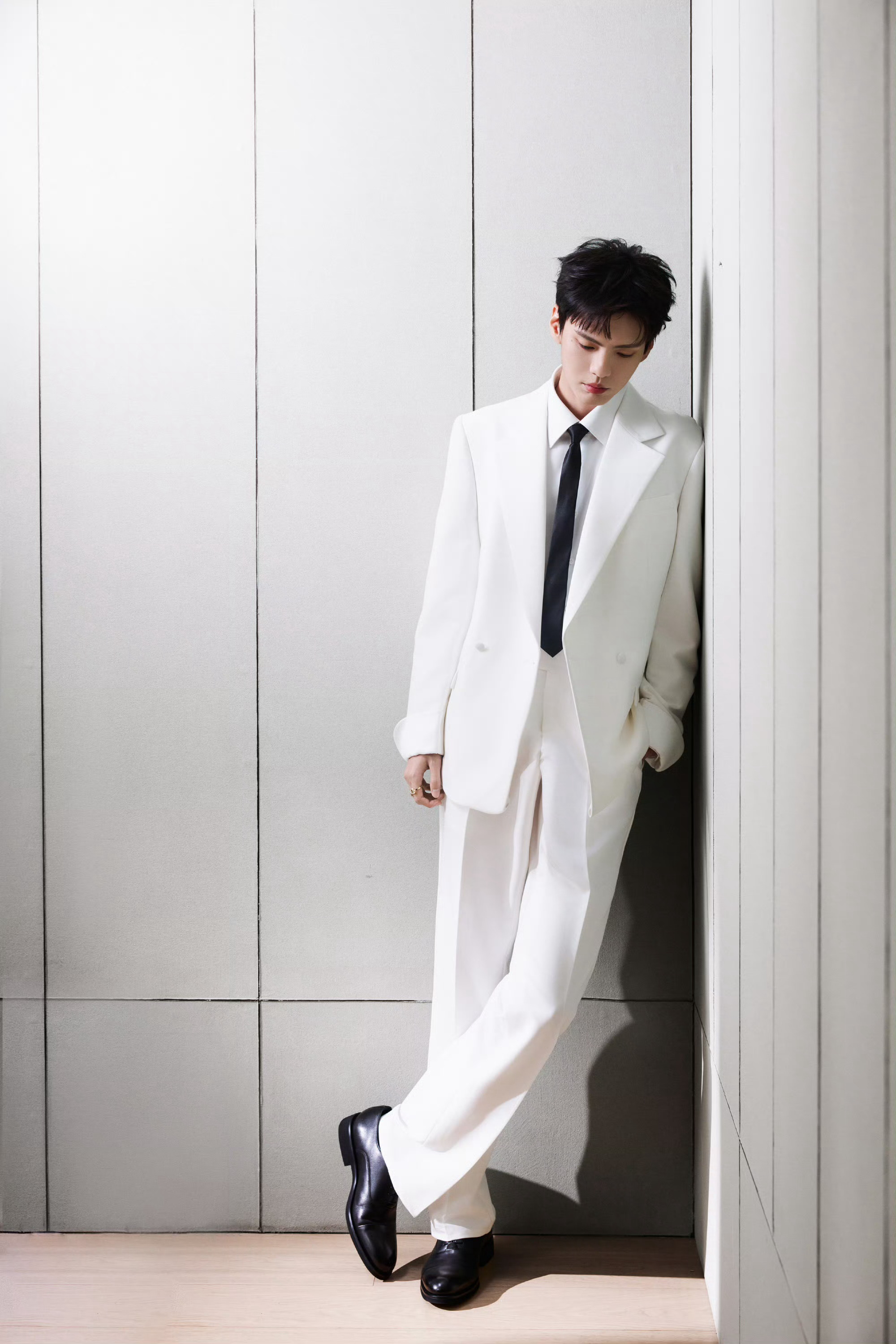 无予伦毕  💛无予伦毕 妈呀 这才像去结婚的 