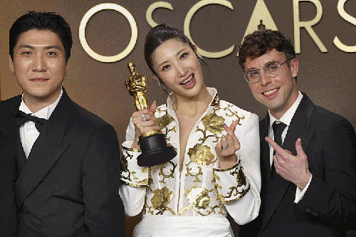 第98届奥斯卡落幕：《一战再战》六冠领跑，韩流动画创历史
 
当地时间3月15日