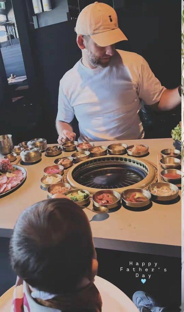 谢霆锋，引发热议。6月23日，45岁的谢霆锋，冲上热搜，这一次，不是因为女友王菲