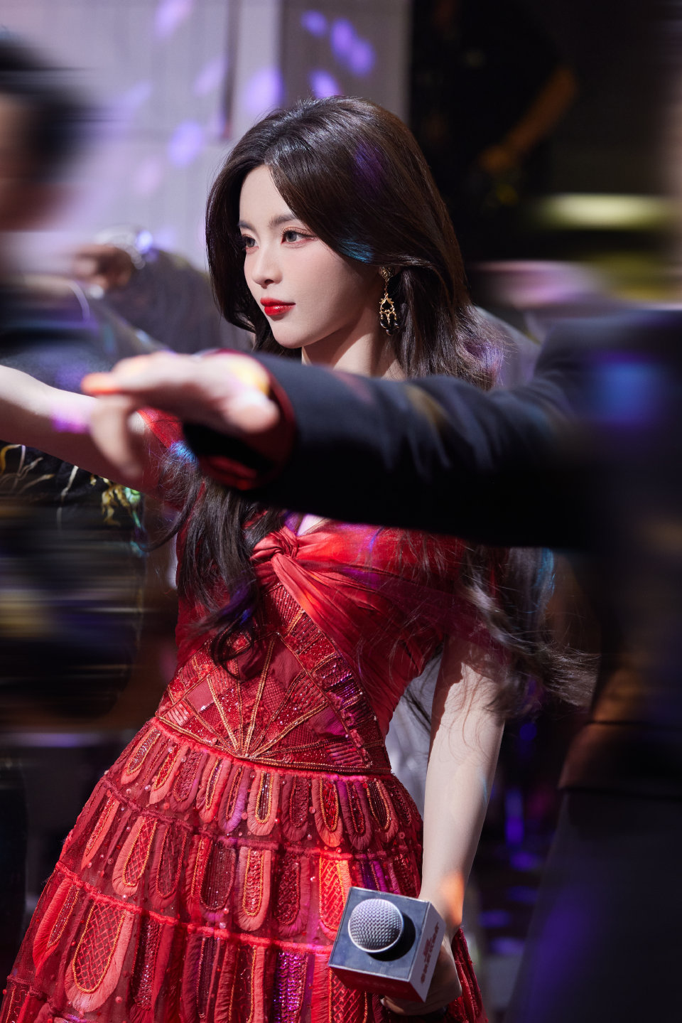 #杨超越[超话]#ycy#杨超越如果奔跑是我的人生# ycy#杨超越陈若华# 让