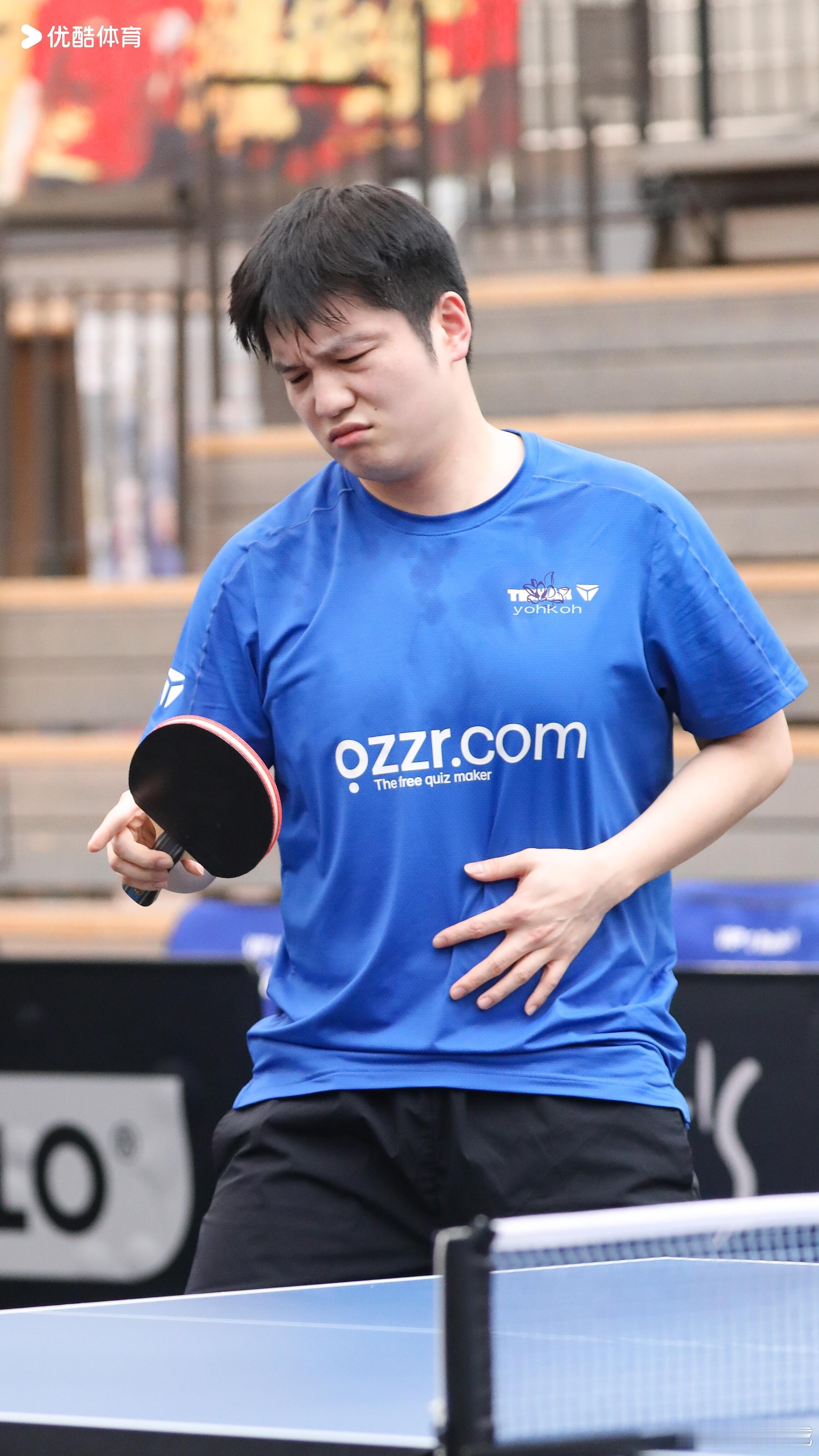 有个小朋友委屈巴巴气鼓鼓东东午安繁星晚好 