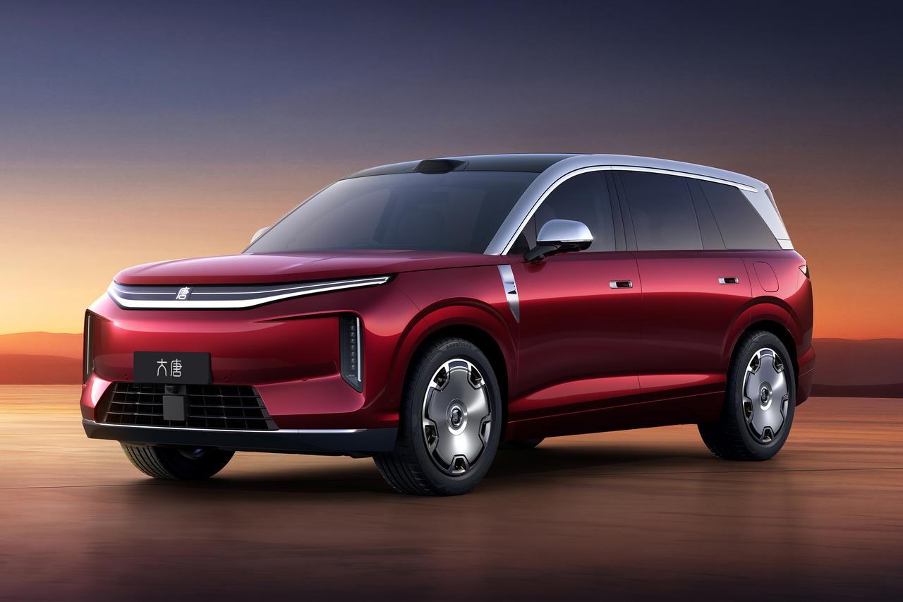 今年依旧是D级新能源SUV神仙打架的一年
比亚迪王朝网的旗舰「大唐」来了~
大气