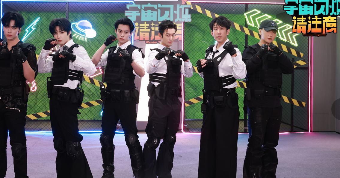 本来以为黄子韬做为霸总，和徐艺洋的关系会是男强女弱，没想到徐艺洋完全能管住黄子韬