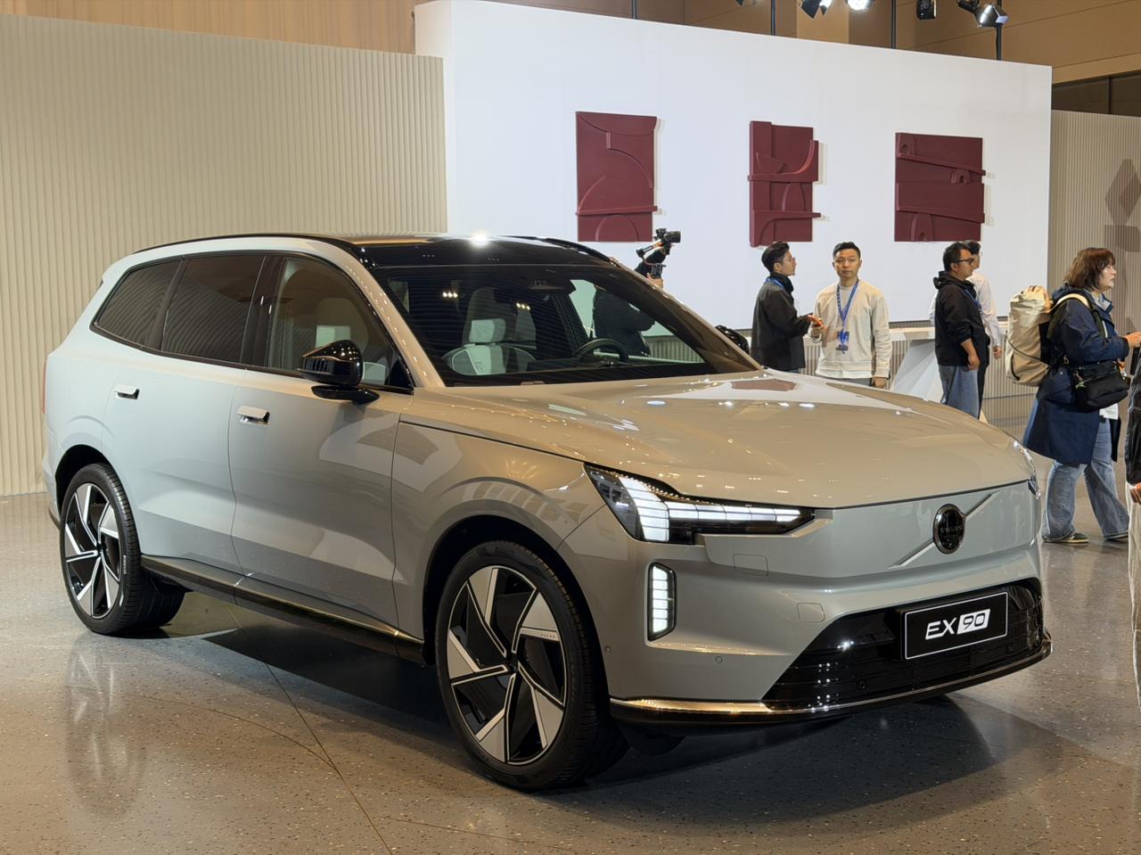 沃尔沃舍得在国内更新EX90和ES90了！
作为沃尔沃旗舰，EX90跟ES90迈