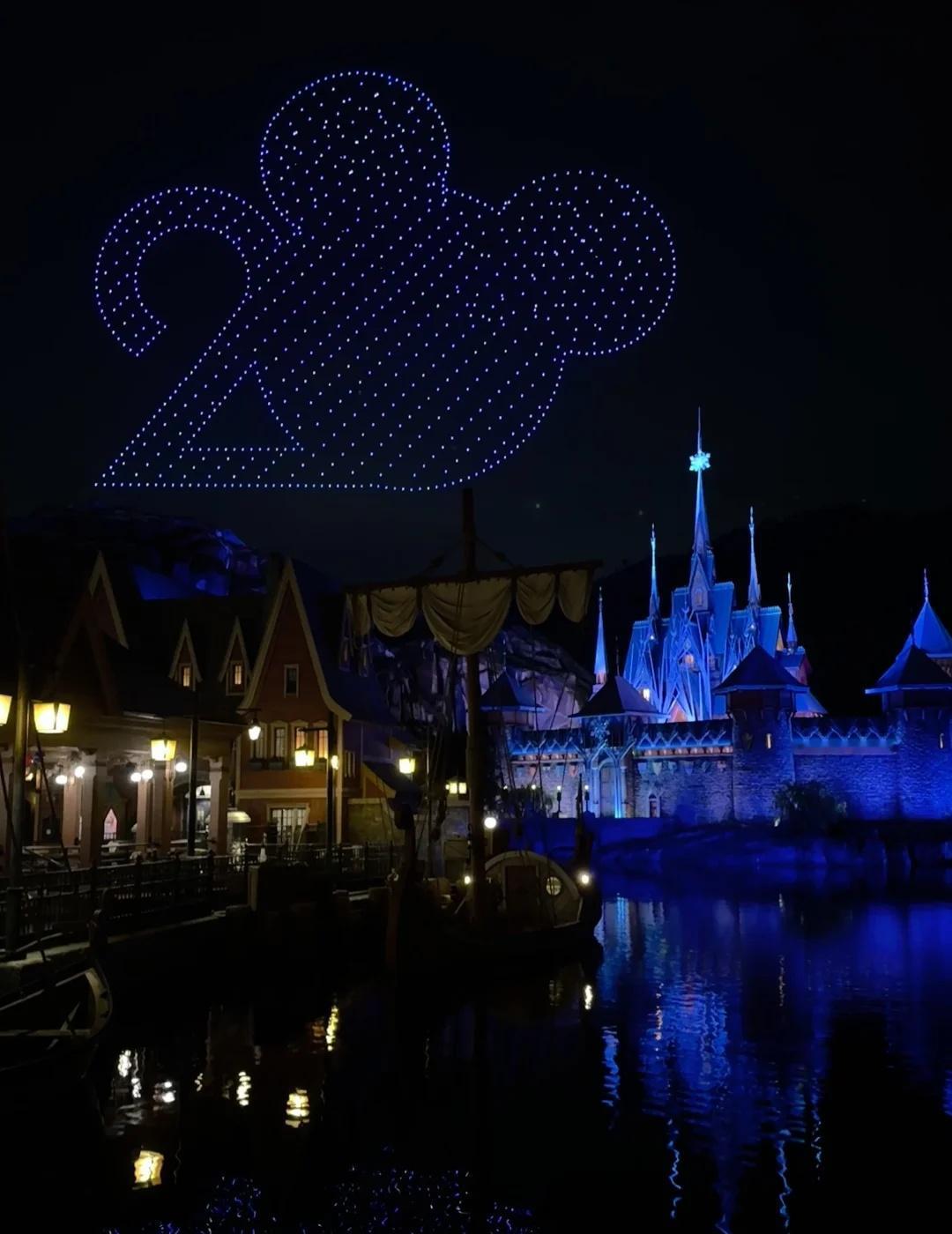 港迪二十周年无人机最佳机位✨
都给我去frozen看无人机！！
太美啦～～～🥹