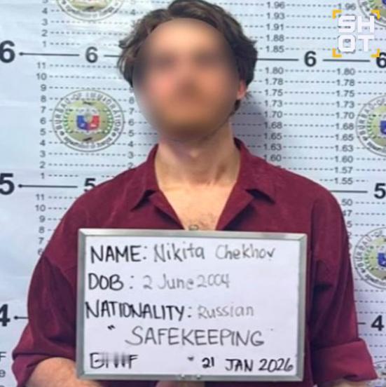 【一名俄罗斯主播因威胁传播艾滋病毒在菲律宾被捕。】21岁的垃圾主播尼基塔·切霍夫