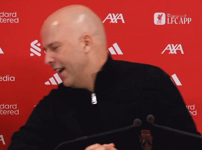 赛后发布会🎰祝贺又拿下一场大胜。在赛季的关键阶段，用这样一场完美的胜利开启一波