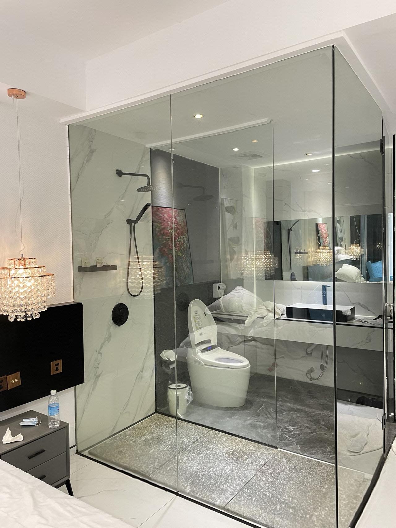 酒店里的透明卫生间就个反人类的设计！酒店洗手间 透明洗手间 酒店