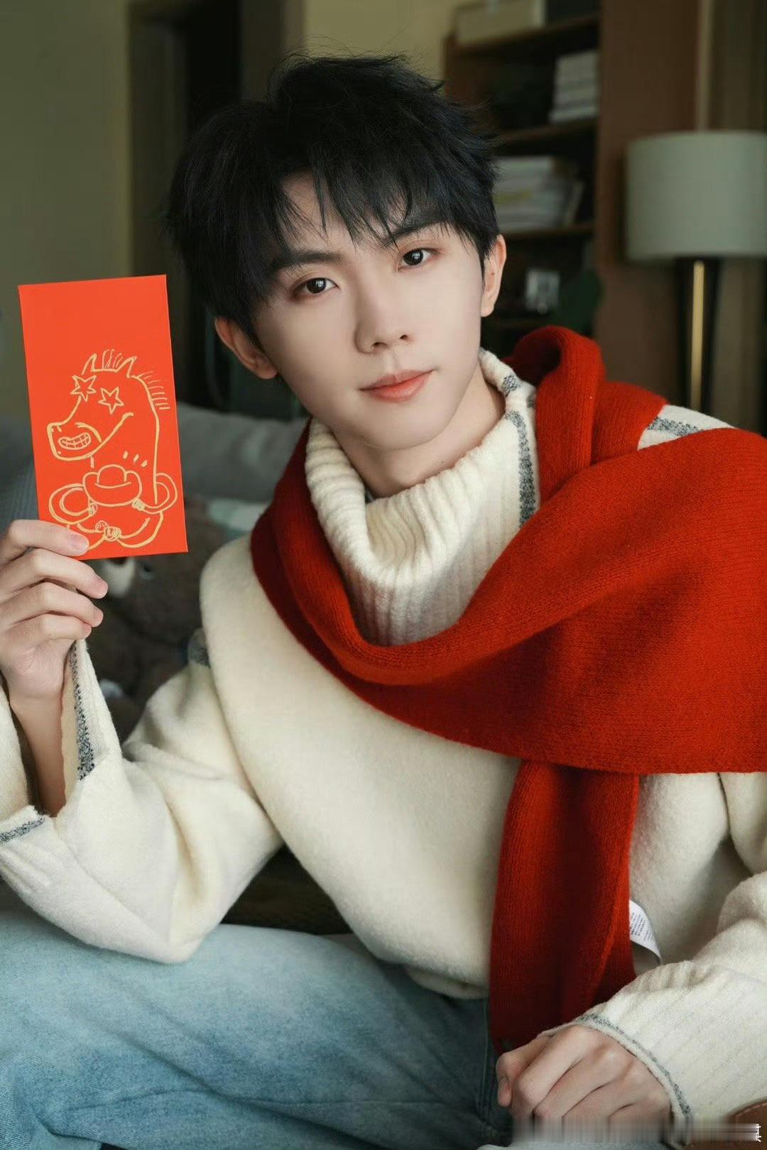 马嘉祺晒开工红包马嘉祺于农历正月初八在个人微博晒出开工红包，其亲手绘制的红包封面