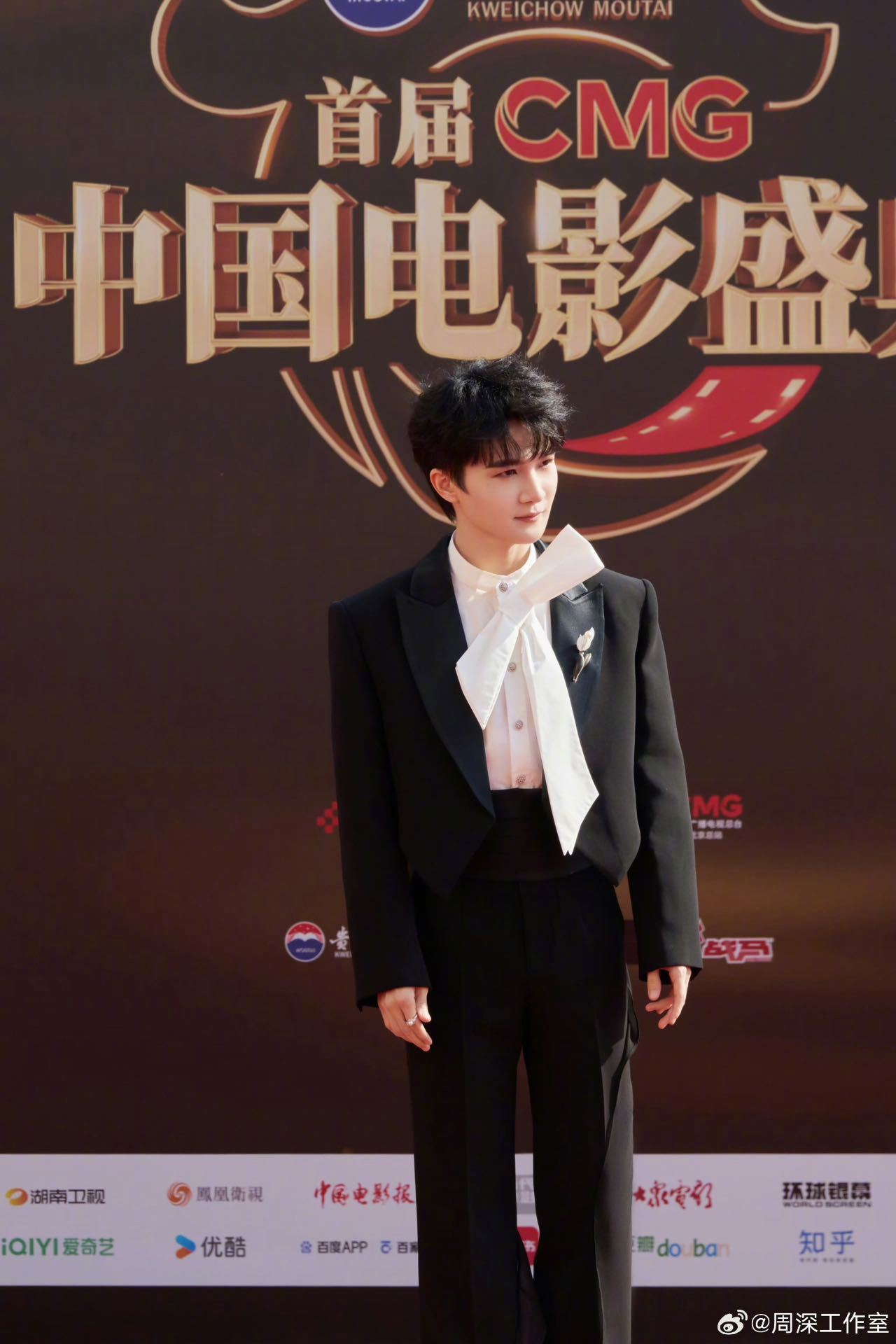 周深为中国电影唱歌很幸福周深回忆第一次在影院听到自己的歌 CMG盛典上，他聊起第