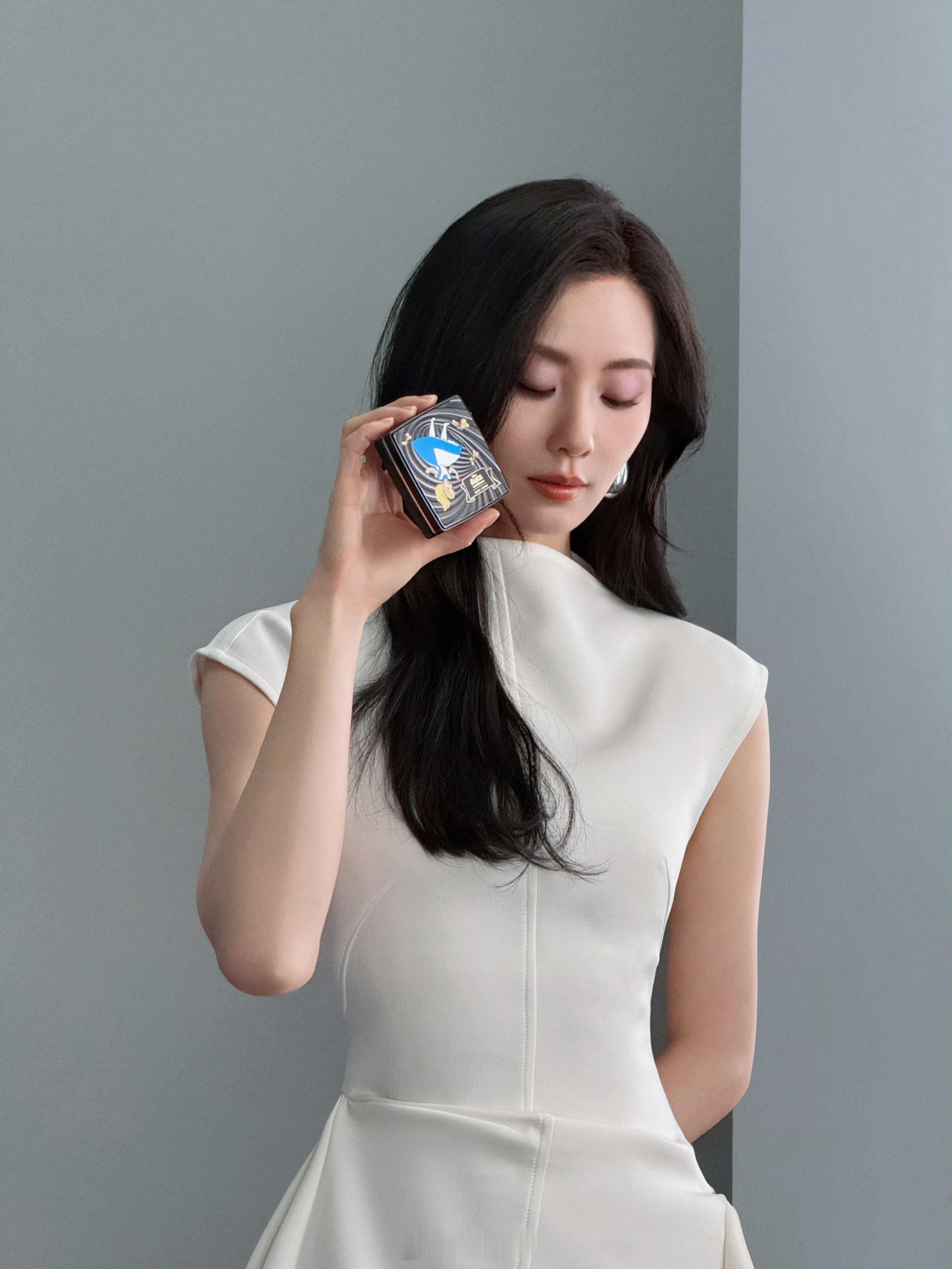 直播还没开始就已经被刘诗诗的美貌迷倒啦。 ​​​