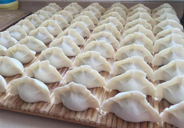 大年初一你吃什么馅儿的饺子？还是那么想吃肉饺子吗？

从前，特别想吃肉饺子，但大