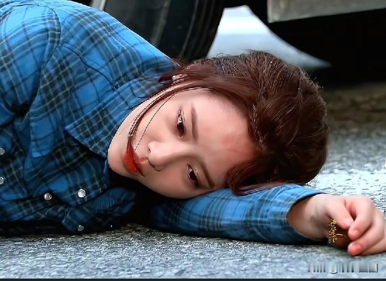 看的第一部韩剧就是她的，《她很漂亮》，就是后面国内翻拍的《很漂亮的李慧珍》，当时