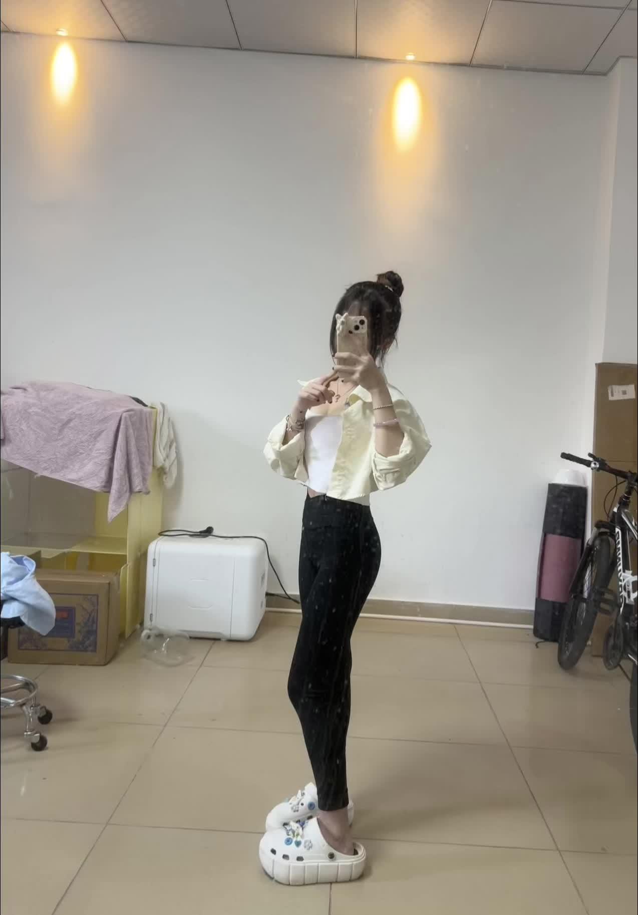 你说爱我的那天 我想就算以后你怎么对我 我都为我的天真买单