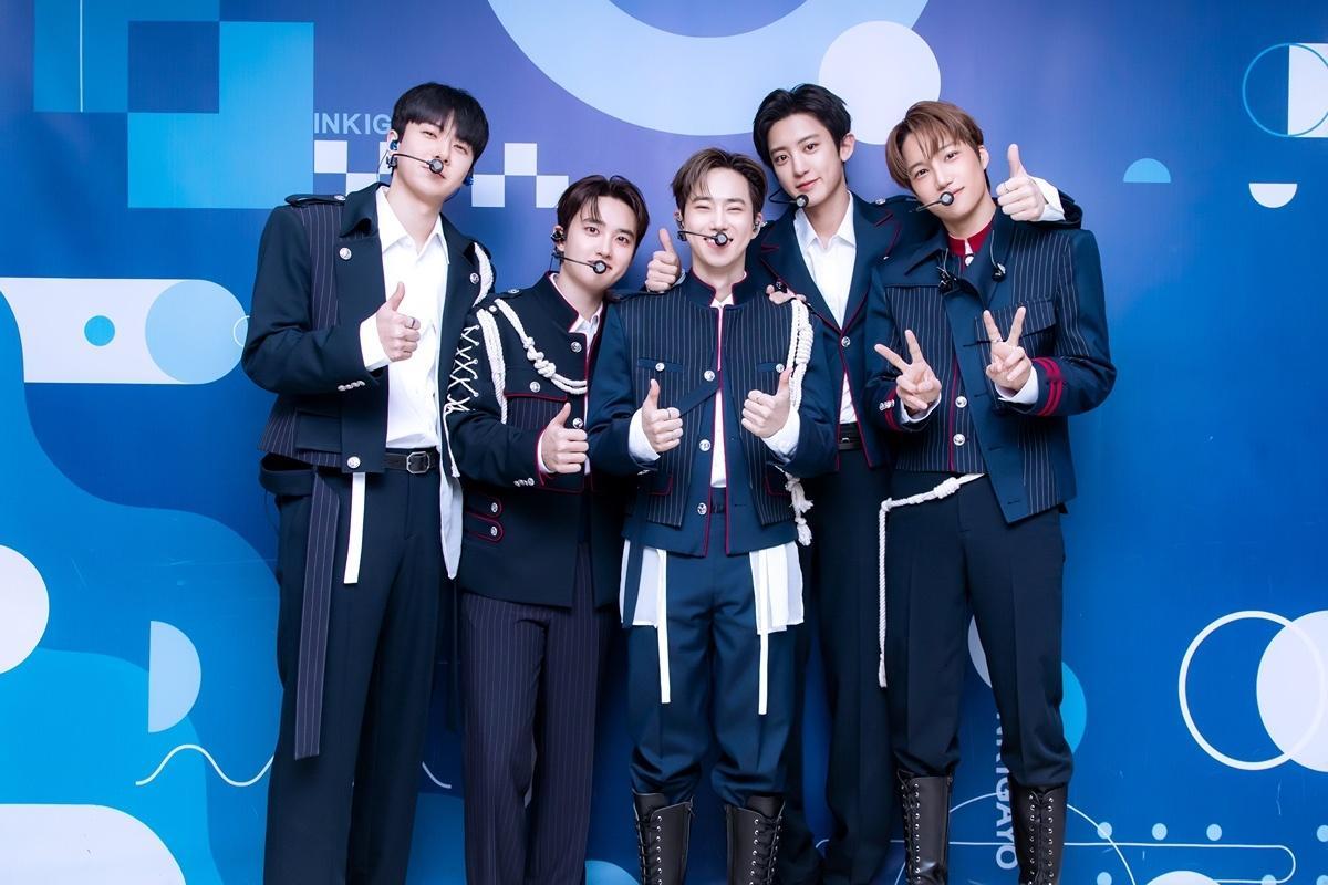 今日人歌着装，能感受到满满的幸福感