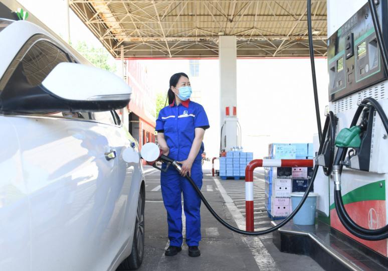 燃油车狂降14万没人买 一个时代彻底结束了
今年5月的车市数据，让人倒吸一口凉气