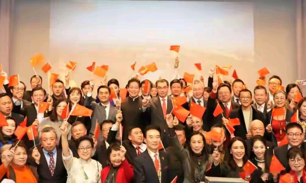 东京响起《我的中国心》！我大使一句话，戳破中日关系真相
 
新春招待会红旗飘扬，