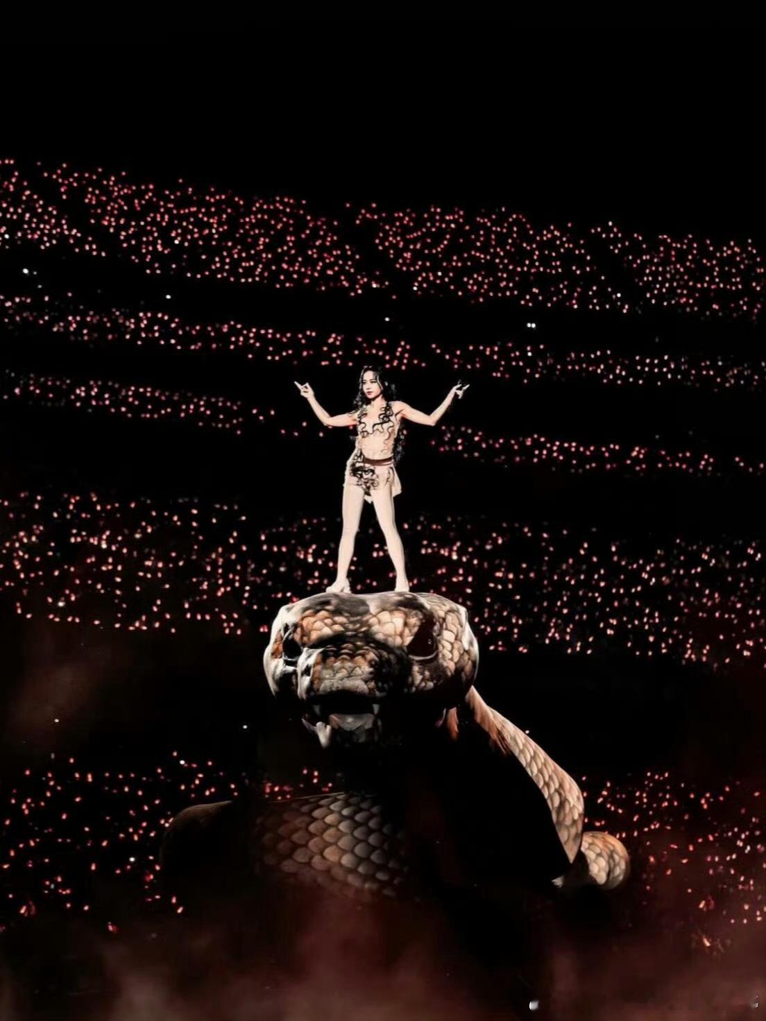 央视盛赞蔡依林演唱会舞台央广梦想就是个央广承办活动的公司，跟央视没有啥关系。央视