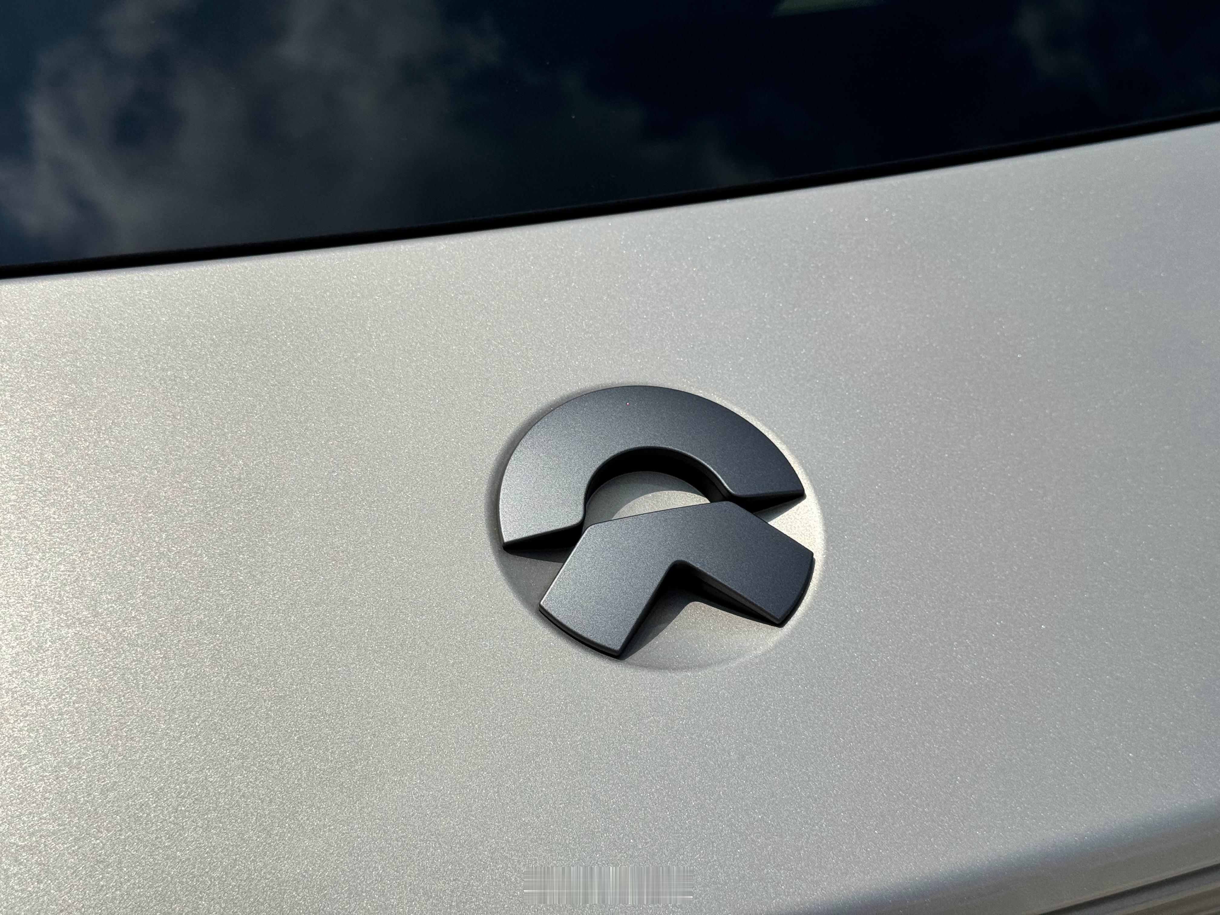 选配4500的Moon套件，你觉得是智商税吗？[喵喵]变化的部份有：前后车标，四