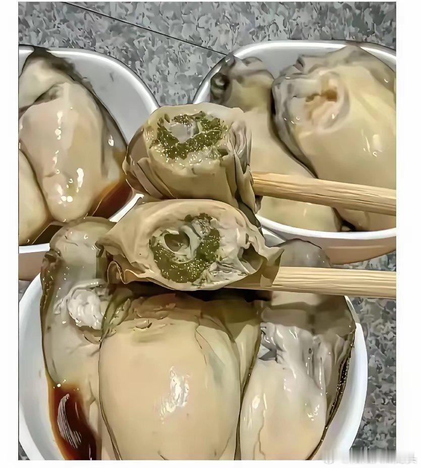 生蚝这个东西迷惑我很多年到底里面像💩一样的东西能吃吗？ ​​​