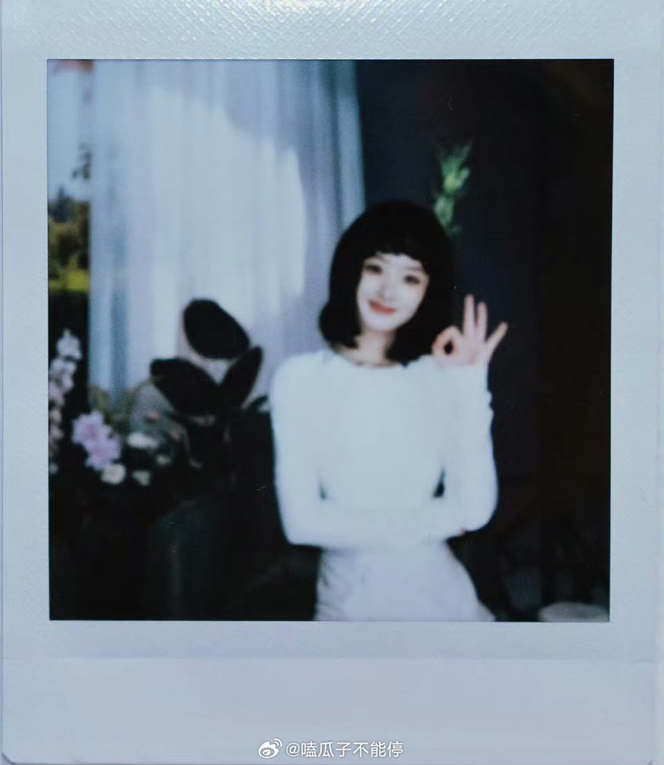 赵丽颖新发型拍立得，好萌