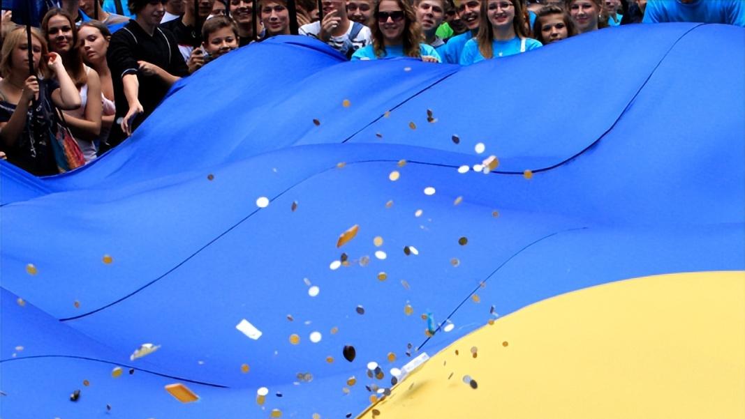 一位乌克兰华人表示，如果不是当初乌克兰把航母、把武器装备卖给中国并提供技术的话，