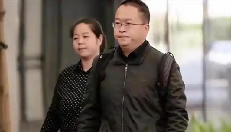 一个被美国用“钓鱼执法”扣了九年的中国芯片专家，脚刚沾上祖国的土地，转头就把全球
