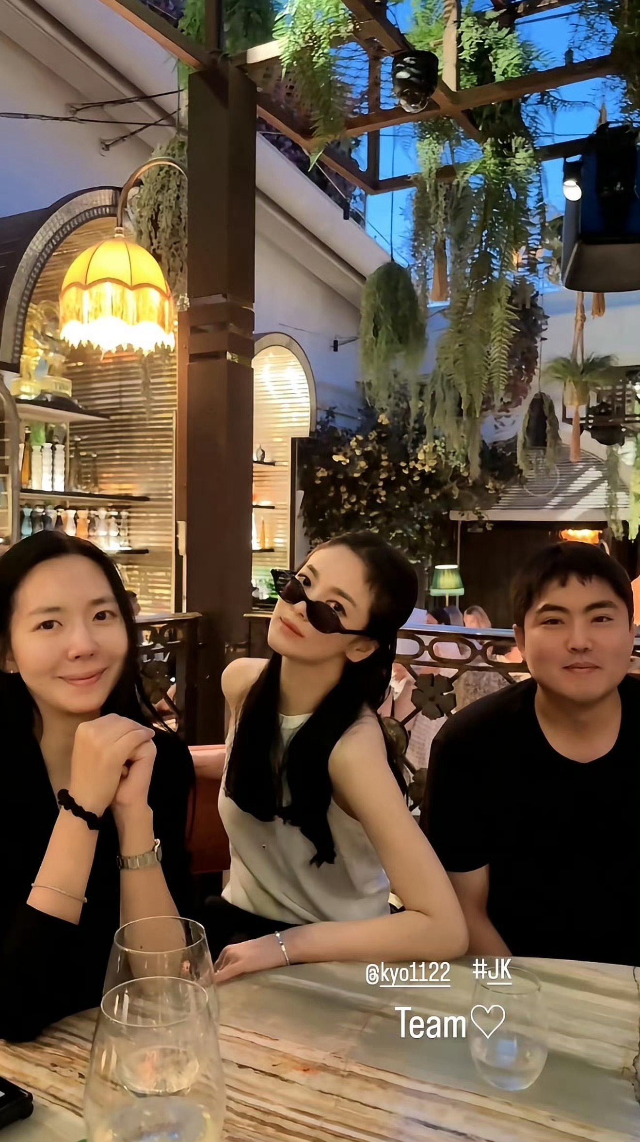 宋慧乔长发回归 有一说一，这个长发造型好美，这个年龄还能有这个状态，真的绝了。爱