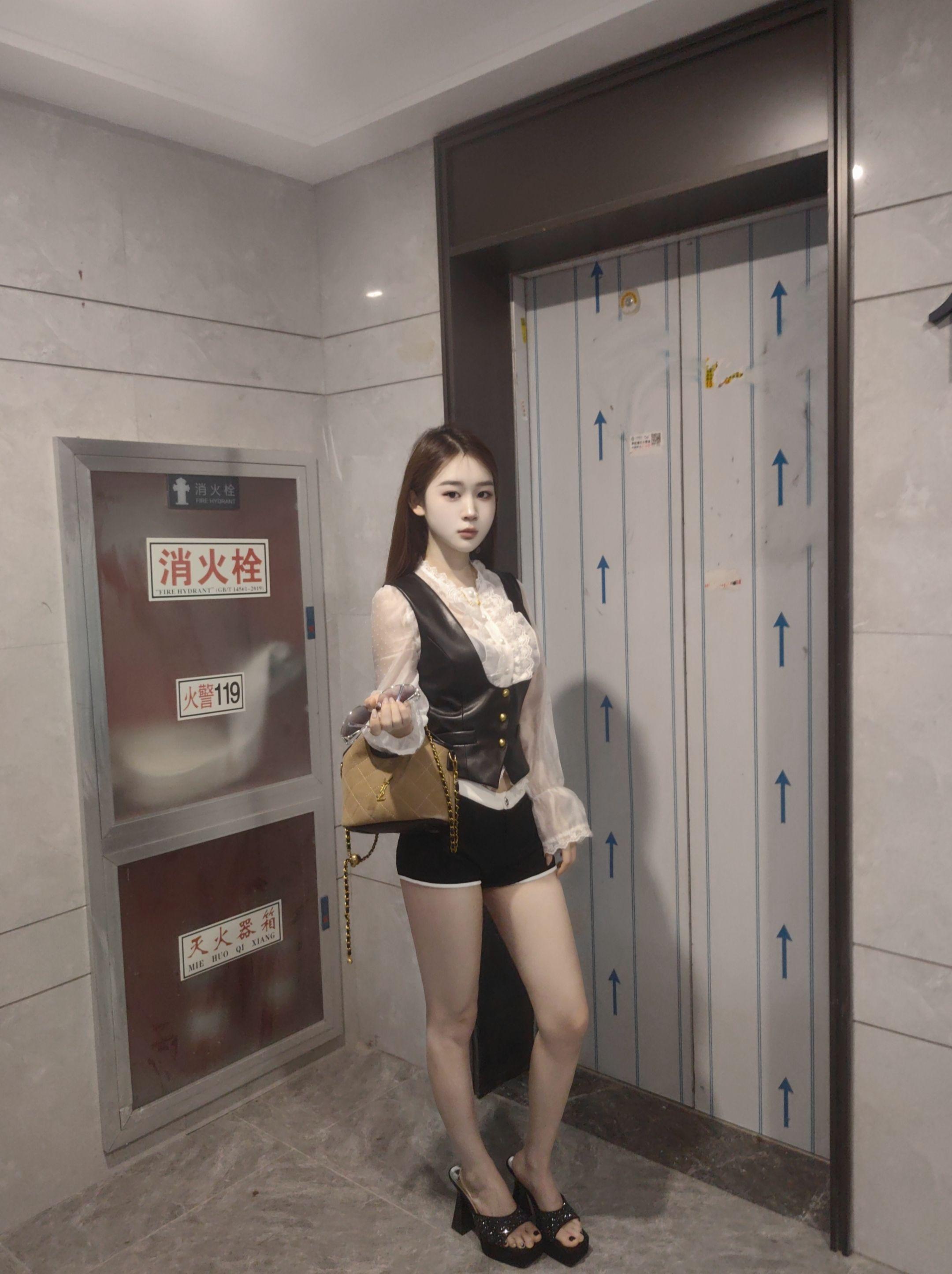 我最擅长的就是做自己 只要让我不开心 哪怕你是我今生注定的缘也给我滚到下辈子见吧