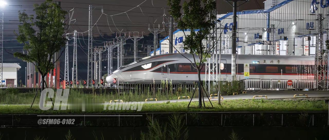 CR300高异型重连测试，天府动车所出库。开天府所—天府站055262次