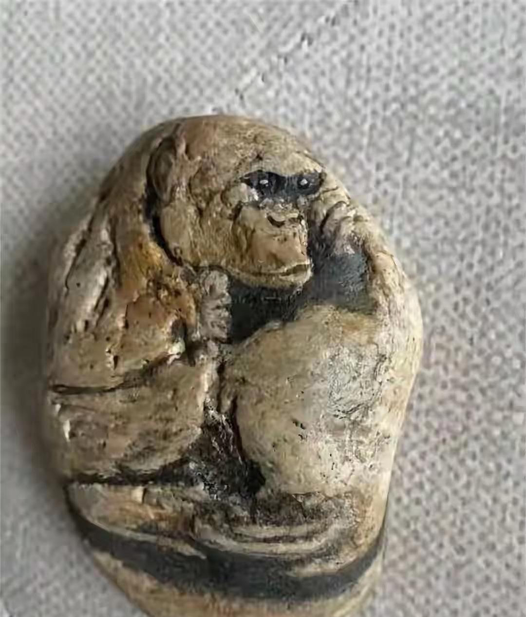 谁见过这玩意儿？我懵了！
家人们谁懂啊！翻出个老物件直接给我整不会了！
看着像个