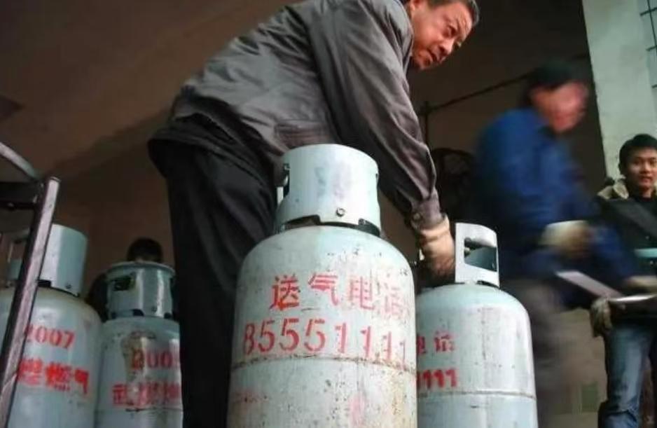 一罐气卖到170元，65%的暴利谁在吃？佛山出手了。

市场监管总局今年1月直接