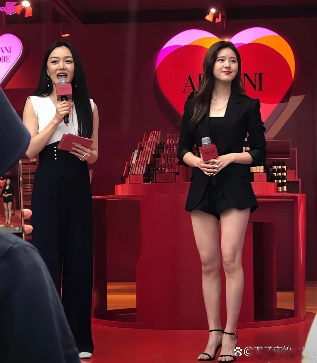 赵露思刚出道的时候和现在的对比，差别大吗？ ​​​