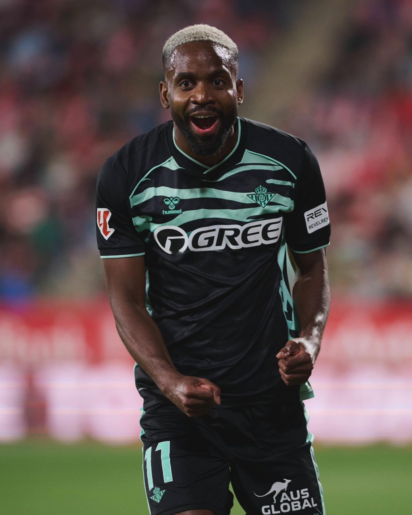 北京国安北京国安 巴坎布更新社交媒体：“非常棒的团队 💪🏾🔥💚💚💚”