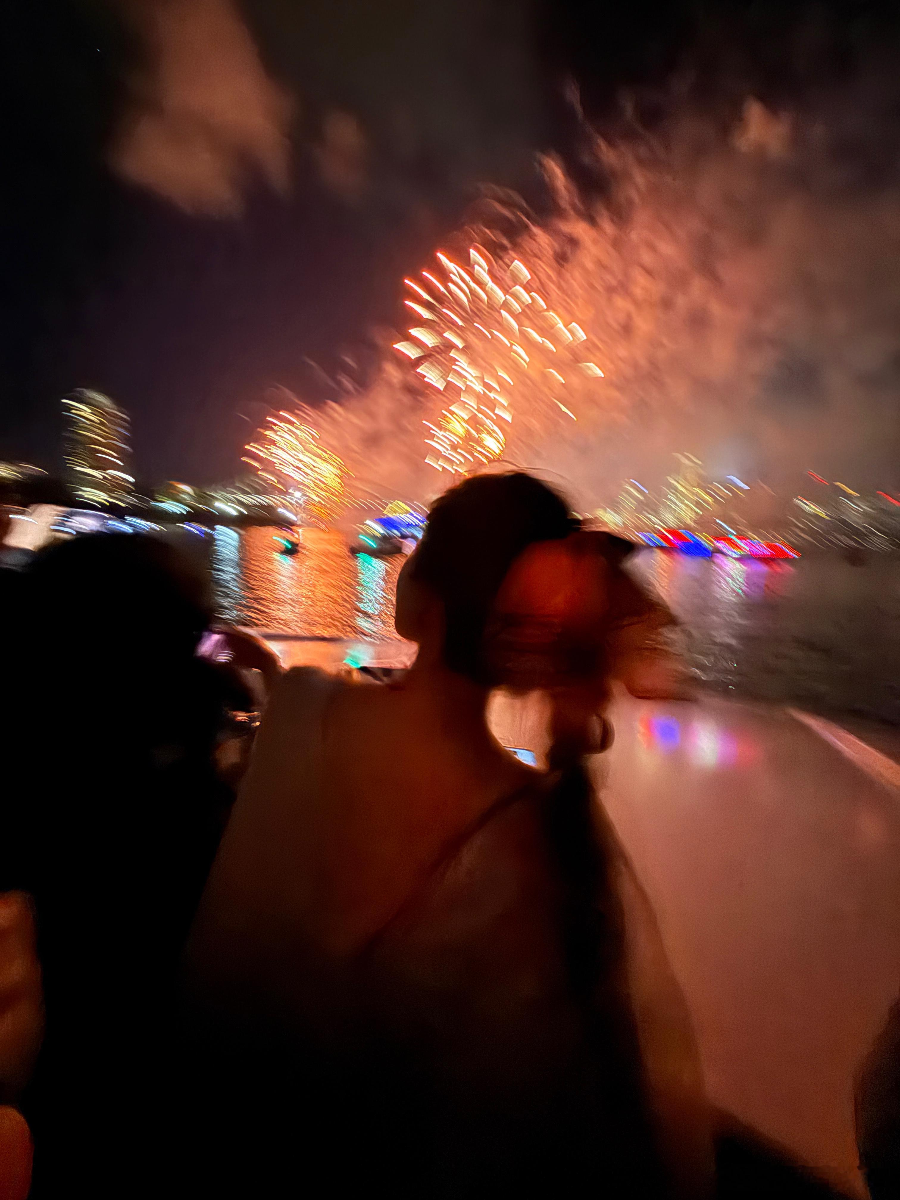 迟到的新年快乐🎆🎉 祝大家新的一年越来越美越来越富 ！越来越开心 ！评论里抽