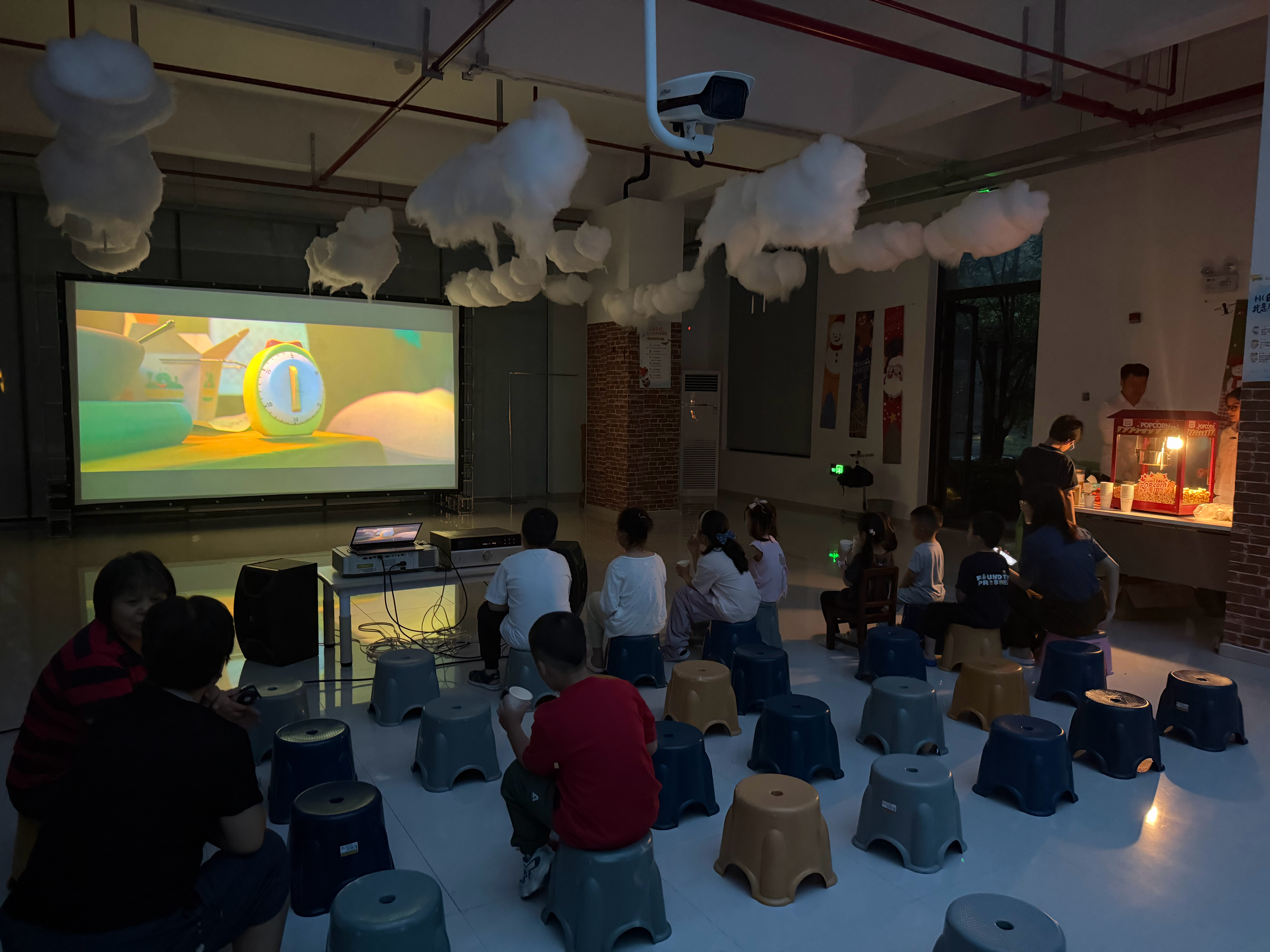 疯狂动物城嗯，我工作一会 