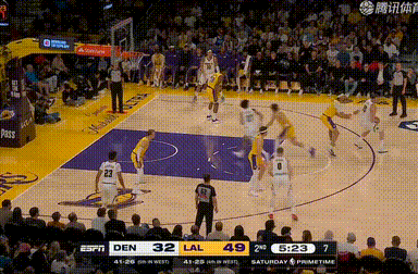 掘金前面外线不准，所以果断夹击约基奇，看看会不会调掘金vs湖人