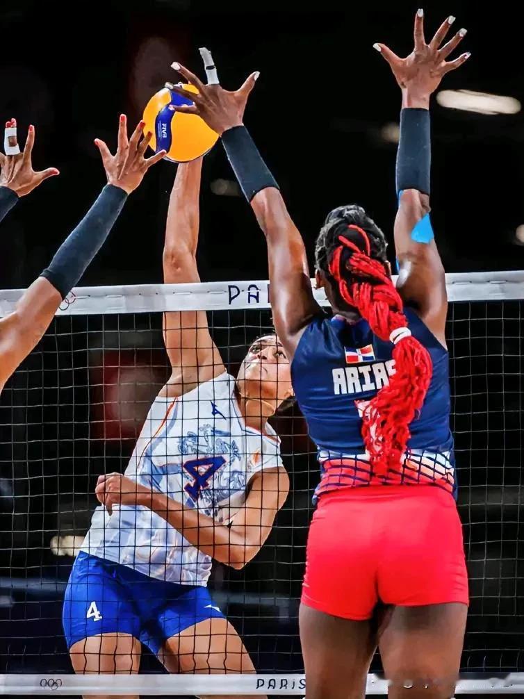 巴黎奥运会女排赛场最新赛况:
8月2日
C组第三轮
多米尼加🇩🇴3-1(22