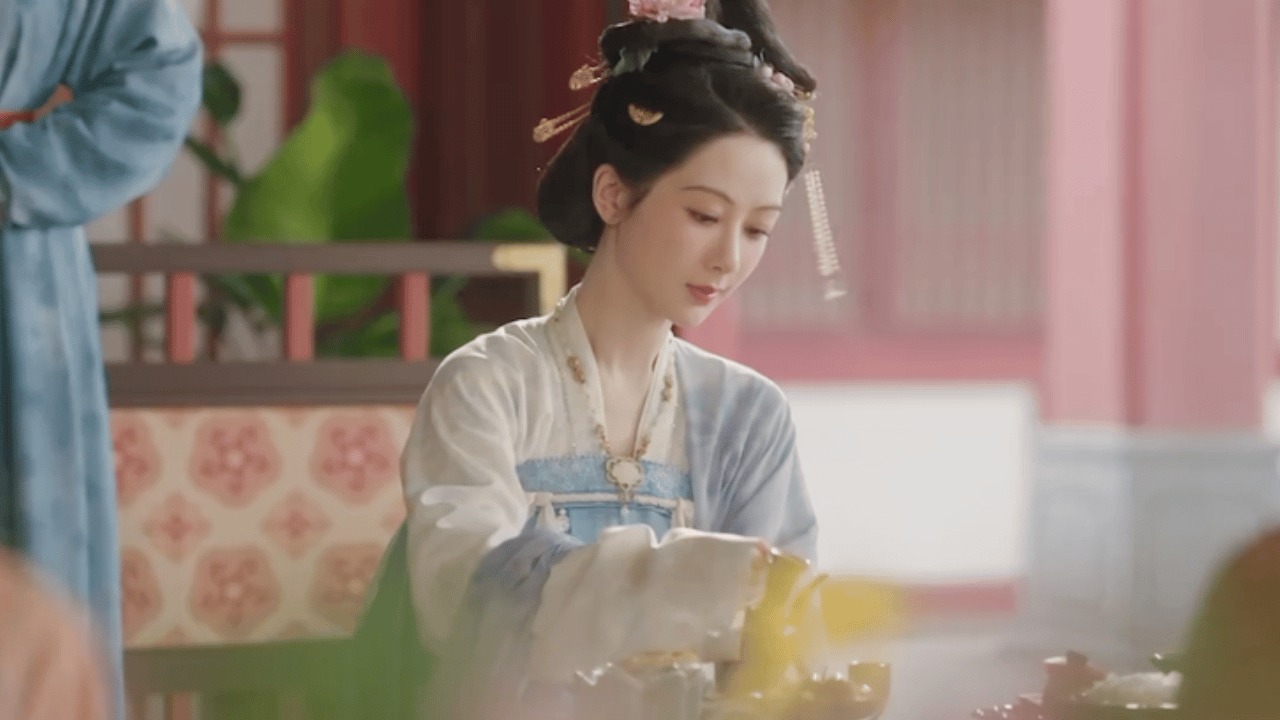 杨紫国色芳华何惟芳，唐朝妆造一次看个爽[送花花] 