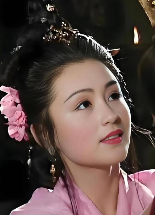 199年，吕布被曹操斩杀后，曹军士兵闯入吕布的内室发现了貂蝉，貂蝉怕被士兵糟蹋，