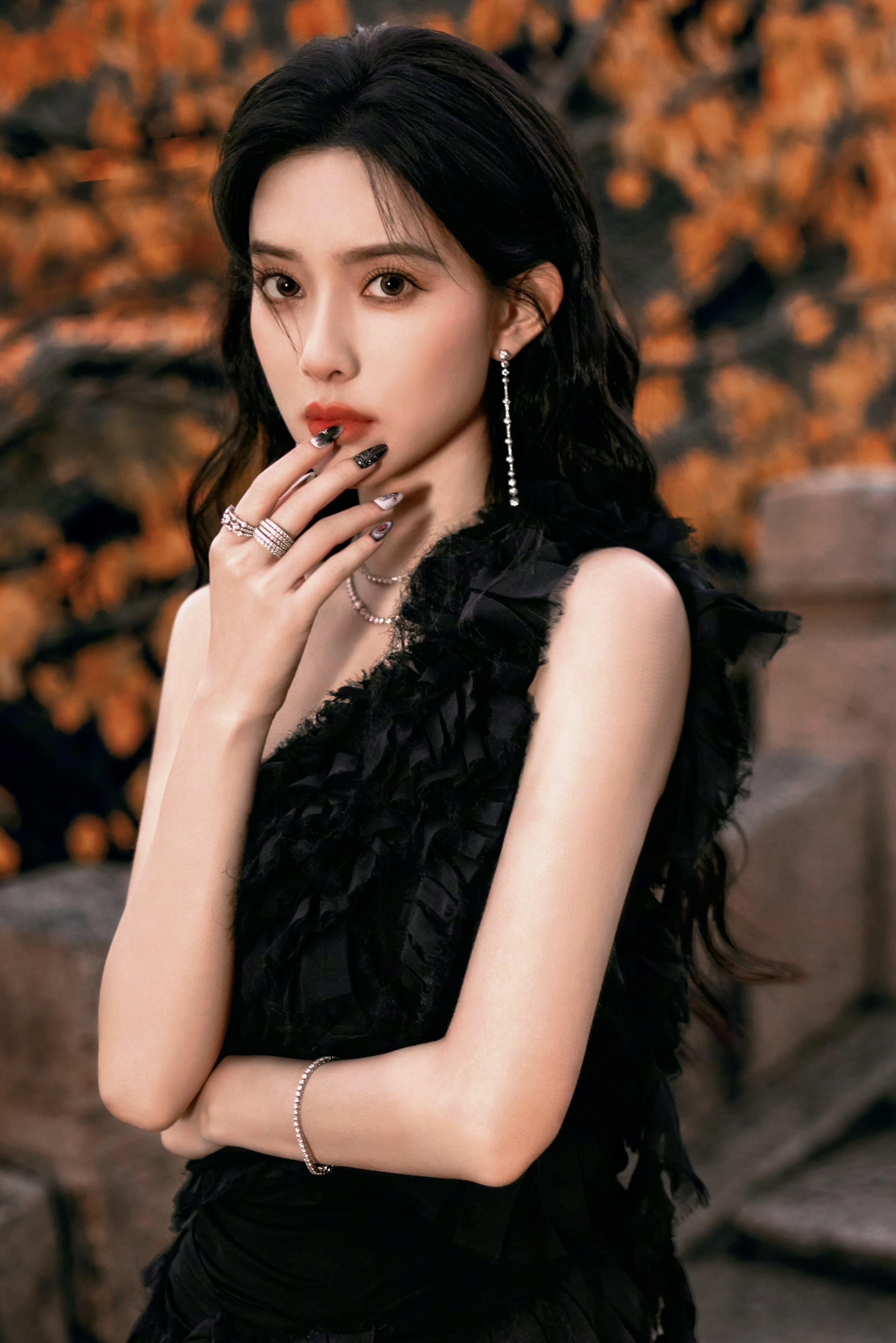 孟子义 黑色长裙 #高跟美腿##孟子义[超话]# ​​​