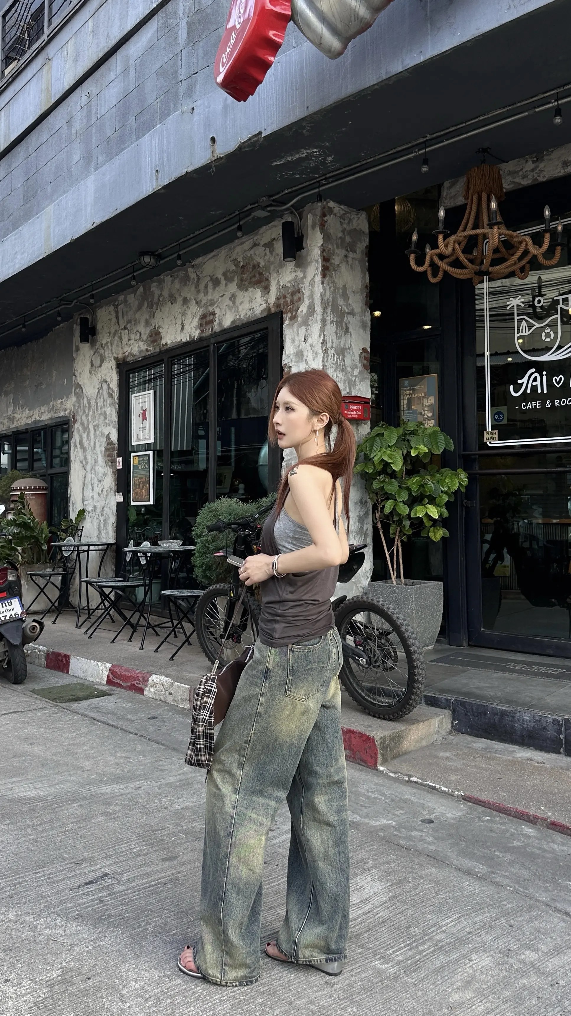 好好看着我的脸 像是会像命运低头的女人吗。