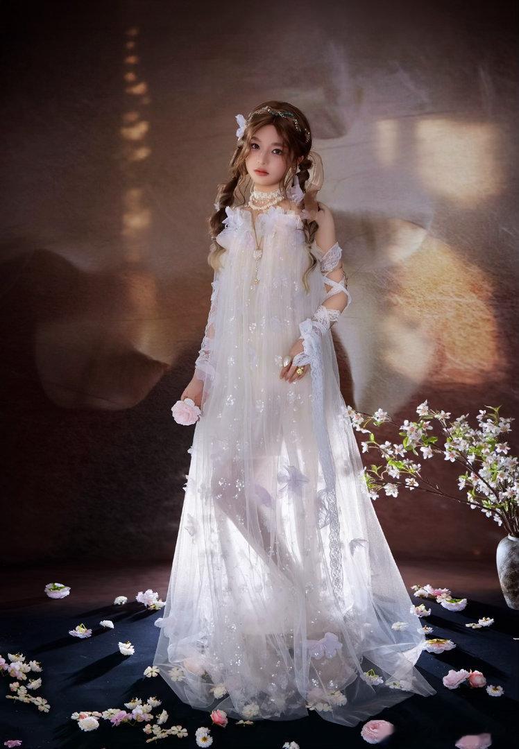 黄霄雲天赐花仙子黄霄雲花仙子造型被黄霄雲天赐花仙子造型狠狠惊艳，繁花轻纱搭配，温