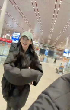 你抢张艺凡手机了吗 全网都在问：你抢张艺凡手机了吗？这奔跑画面真的太有画面感，笑