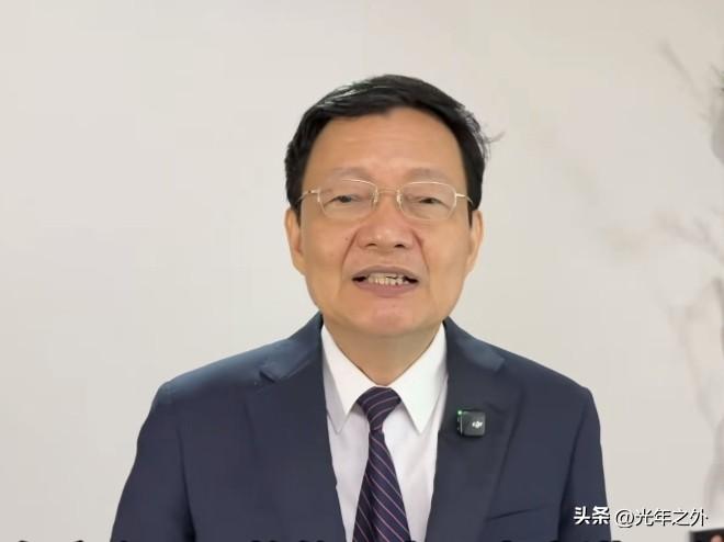 李大霄紧急预警！美股泡沫随时崩盘，全球风险外溢，散户立刻风控
 
股民注意！李大